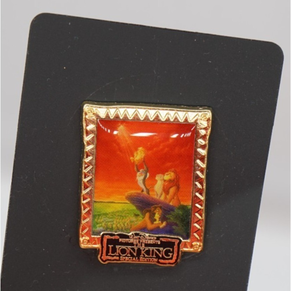 NEW Disney THE LION KING Special Edition COMMEMORATIVE PIN RARE #28482 Simba